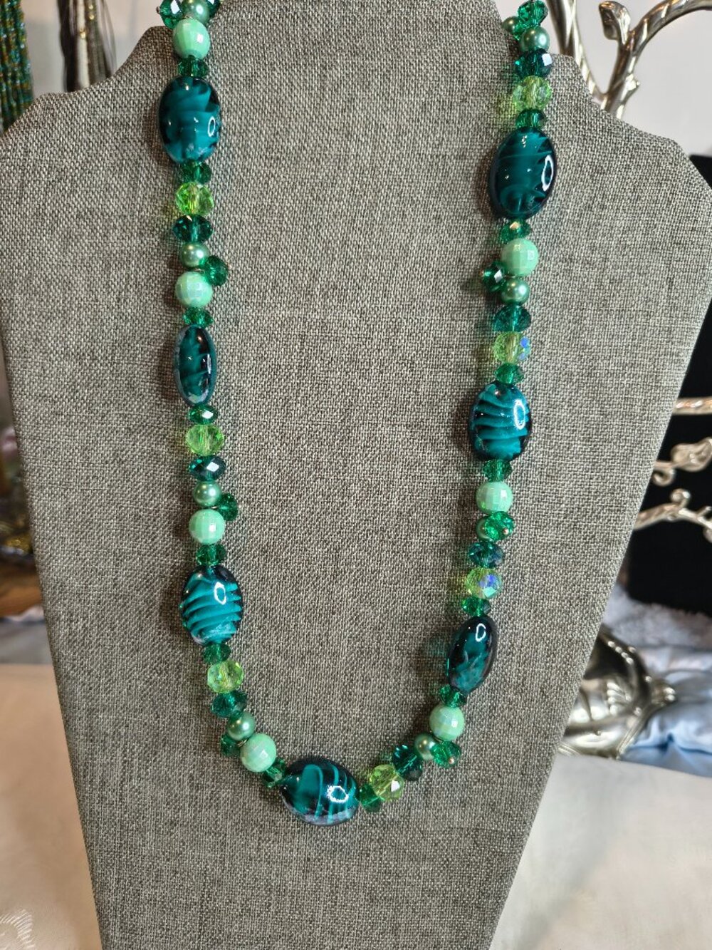 Silver Tone Green Art Glass Beaded Necklace